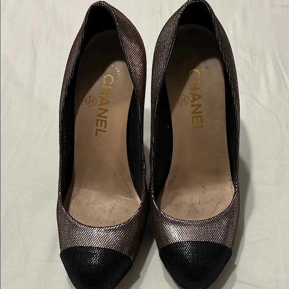 CHANEL Black & Gold high heel shoes size  37.5